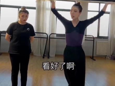 舞蹈生的小心思,朵拉把我给整笑了,各位自查一下,有没有动个这样的念头#舞蹈生 #艺考生 #艺考 #搞笑