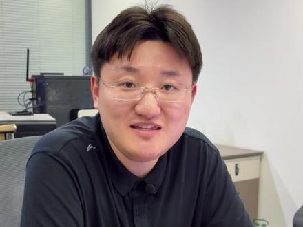 别再用Keil写代码了!真·嵌入式大佬都用它! 写STM32还在Keil里手动敲代码?没有提示、排版乱、找Bug找到崩溃?😫
其实99%的人不知道,Keil只是一个“编译器”
这款免费神器(VS Code)配置好后,直接起飞🚀:
✅ 不用换工程,原封不动打开Keil项目
✅ 代码自动补全,告别手敲
✅ 一键跳转,不用再满项目翻函数了
✅ 保存自动格式化,代码强迫症福音
看完这个视频,让你的开发效率提升200%!
#嵌入式学习#STM32 #单片机#效率工具 #vscode
