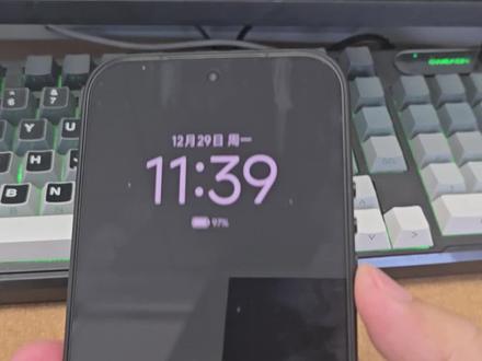 @小米公司 #小米17ultra徕卡特别版 昨晚死机了一次,后来我也联系了小米之家的工作人员,尝试了一些方法,没用,自己后来自己重启了。要录像给@小米法务 的,赶紧录吧,我就是小米用户,不是黑小米,也不是起号,小老百姓一个,买小米的东西很多年了