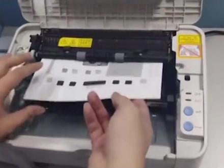 奔图激光打印机取卡纸方法,买好点纸,放纸拍一拍翻一翻彻底松散再放,这样不易卡纸#宝应打印机#宝应电脑打印机维修 #宝应电脑@抖音小助手