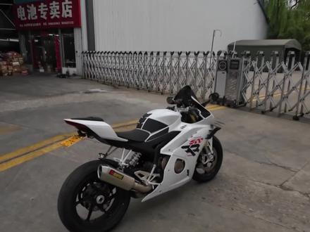 这小仿赛也挺好骑的
#张雪500rr
