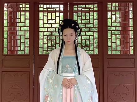 原来先秦时期女子礼仪是这样的。#肃拜 #敛衽礼 #女子礼仪 #传统礼仪 #汉服礼仪