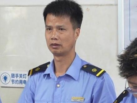 千万网友点赞!地震时,他打出了那通拦停列车的电话