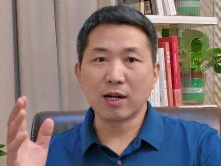 央行出利好,A 股为何还在跌?真相来了! 央行释放利好,A 股上午却依旧下跌!老郭直白讲透:单一利好只是态度,不是特效药,必须政策组合拳才能起效;当前利好偏浅层、缺实操,盘面带量下跌说明分歧大、抛盘未衰竭。但政策底已显现,后市只有利好持续跟进,市场才有望结束调整!当前不盲目抄底,耐心等待信号。关注老郭,看懂真实盘面逻辑!#财经 #股票 #上证指数 #央行利好 #资讯解读