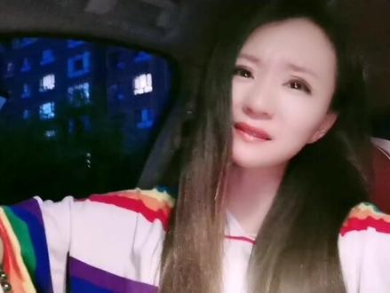 一个陪了他五六天的男孩子可以让她忘了陪了她两三年的男孩子,