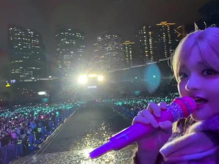 #演唱会 黄霄雲2月5号、回到自己家乡、在都匀影视城表演山歌演唱了