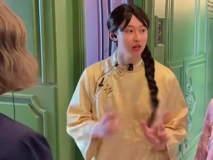 #紫薯精 #周小闹
紫薯精就吩吃吩吃,反正吃不上刘文祥