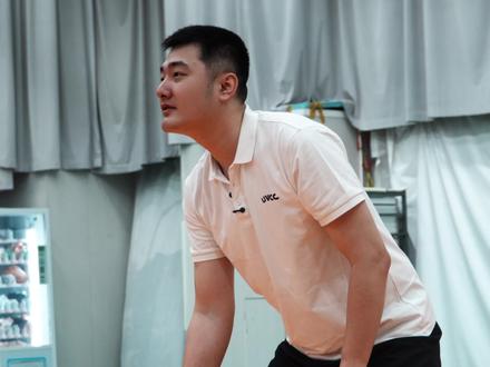 接大力跳发,手拿把掐#排球 #排球教学#uvcc排球单招