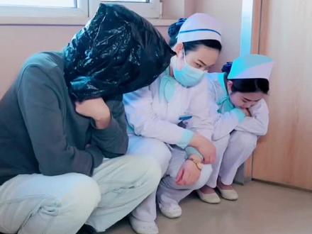 原来这就是两道杠的魅力啊……#护士小爱 #护士小爱