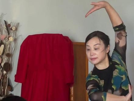 好一个能歌善舞的家庭环境 #周云吞今天被催婚了吗 #琼娘娘
