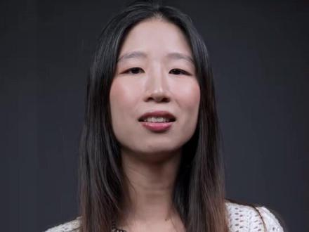 贾跃亭还是没回国,但他今天刚在拉斯维加斯发布了酷炫的人形机器人,他真的借着新赛道崛起了吗?还是又编了一个大忽悠故事呢?#贾跃亭 #机器人 #机器狗 #法拉第未来