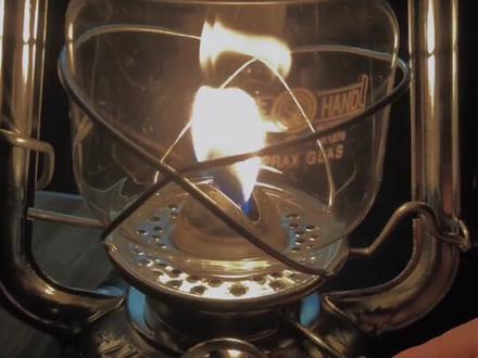 国产火手煤油灯使用方法#露营#户外露营#露营装备@抖音小助手 #马灯 #户外露营装备 #怀旧