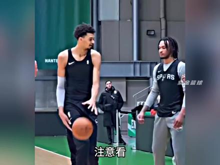 可怕的不是文班亚马恐怖的身体天赋,而是他刻在骨子里的学习态度#文班亚马#马刺