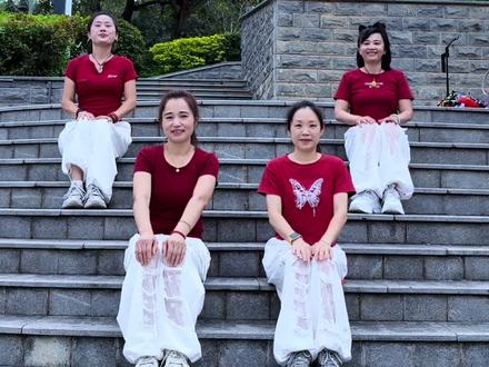 童心未泯 不是年轻才快乐 而是快乐才年轻 #六一舞蹈 #抖音玩法合伙人计划 @抖音小助手