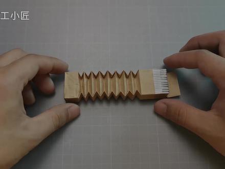 超好玩的“手风琴”折纸,还可以左右拉动,灵活的像一只毛毛虫!