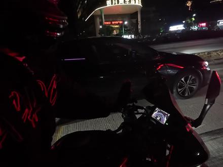 为什么找人帮忙补胎要开口就先问住哪里...搞得我还以为...😓#双月湾 #双月湾跨年烟花 #机车 #机车日常 #女骑