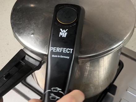 干豆角蒸扣肉,有没有吃过这种入口即化的扣肉搭配上辣椒干豆角?#美食教程 #美食 #湘菜#干豆角蒸扣肉 #干豆角