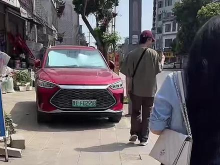 刘犇犇让他三叔抱了,三叔一路抱回了家@苏潇潇 @刘犇犇小时候(刘坤)👶 @小点点 好物分享 (宝妈)👩👧? @刘坤: #镜头下的现在 #走进去就出不来的直播间 #直播录屏分享