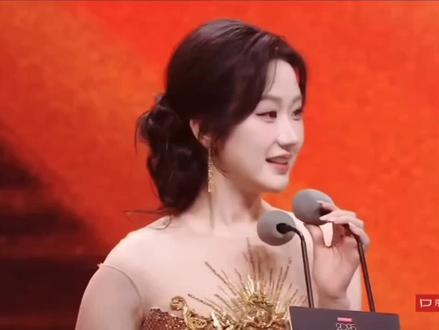 短剧演员们,你们真的该走花路了!
#演员颁奖现场 #短剧 #短剧演员 #红果短剧 #红果创作者大会 @抖音小助手 @抖音 @抖音创作灵感 @抖音创作者大会 @抖音福利小助手 @抖音作者助手