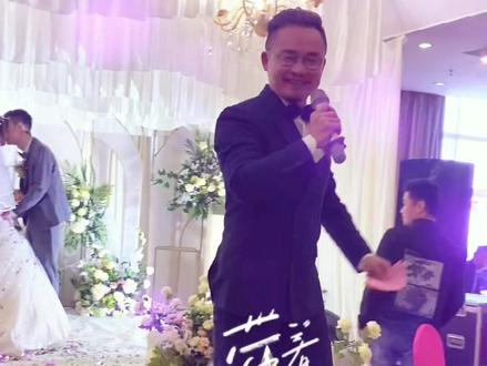 接吻这个事,你们那边用方言怎么说?#打啵 #方言土语 @抖音小助手