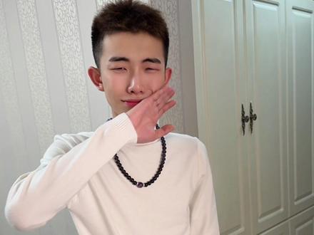 嘴咋那么馋呢少爷 #情侣 #痞帅男孩 #爱哭的男孩子