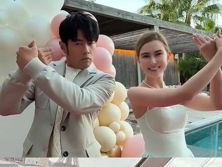 有种“基因彩票”叫周杰伦大女儿,10岁海瑟薇近照曝光,气质神似“缩小版昆凌” #周杰伦 #昆凌周杰伦 #海瑟薇 #影娱热点团 #内容启发搜索