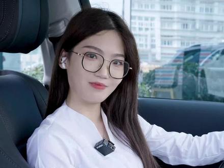 奇怪,这车启动起来怎么没有声音呢?哥哥们知道为什么吗?#奔驰GLE #ISG48伏电机 #奔驰中大型SUV专属平台 @梅赛德斯-奔驰