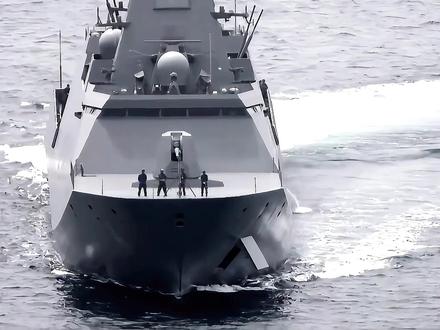 日本号称最先进的隐身护卫舰FFM-4“三隈”号返港 #军迷发烧友