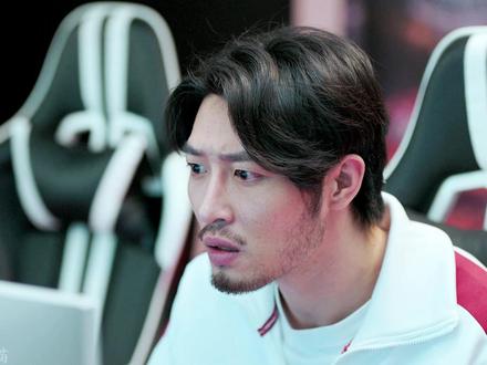 兴欣与嘉世的宿命之战终于打响,叶修能否夺回属于自己的荣耀 #全职高手 #全职高手真人版 #叶修 #龙抬头