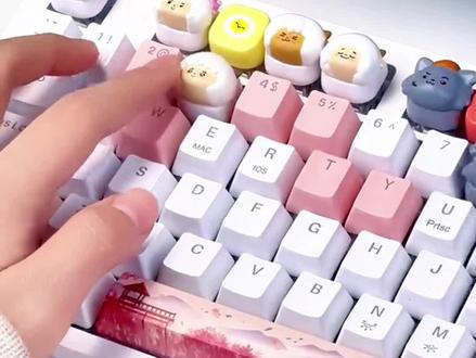 怀旧党狂喜!喜羊羊键帽,把童年搬上键盘#喜羊羊与灰太狼 #diy键盘 #键帽 #正版联名 #童年回忆
