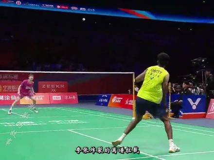 10分超级惨案!石宇奇炸裂状态杀穿阿尤什圆梦亚锦赛冠军! 石头明显做足了功课,阿进攻强,近网就去组好限制,不随意起球,不给进攻机会,就算是起球,全都是加停顿,而且推挑全都超高质量,阿真的是一点脾气都没有,另外在变速上,石头今天的状态是真炸裂,所有的变速机会几乎都抓到了,效率非常的恐怖,阿是杀不穿,防也防不住,还被石头的追身和转身针对,就非常难受,让我们恭喜石头圆梦亚锦赛吧 #羽毛球 #石宇奇 #亚锦赛 #阿尤什 #运动