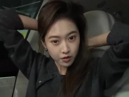 蚂蚁阿福的广告越来越多了,你们用过了吗?不吹不黑的来聊一聊,健康方向的AI大模型,难而正确......