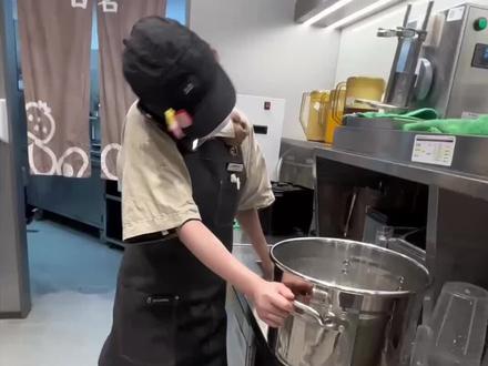 不要分手好不好 我舍不得你 我下班做杯奶茶给你喝好不好 #店员精神状态 #在奶茶店上班是什么体验 #奶茶店那些事 #古茗 #奶茶店