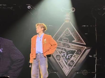 汪苏泷这段talking超好哭
谢谢每一个跨越山水前来奔赴的我们!
#演唱会限定记忆 #汪苏泷西雅图 #汪苏泷世界巡演 #演唱会才是我的乌托邦