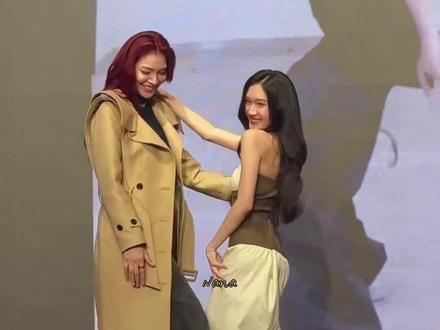 好期待🍑🍑跳舞💃 哈哈哈 #Atom
双人舞台真的太精彩啦#fayeatom 🌻🍑
真的也是一宿一宿不睡呀😂#faye
