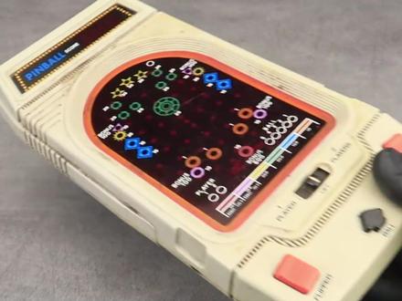 #涨知识 #旧物翻新 修复1980年代香港制造的弹珠游戏机,你小时候有玩过吗? #修复 #游戏机