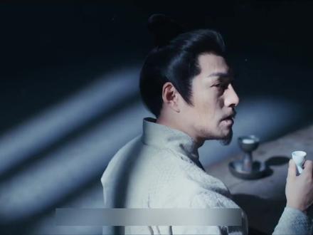 逐玉终于迎来大结局,瑾州惨案的真相终于浮出水面,十七年前的除夕夜,在东宫的酒宴上,承德太子向魏严、谢临山等人感慨父皇对自己的猜忌,年轻气盛的魏严酒意上头,脱口而出,皇帝无德!#好剧推荐 #二创激励计划 #逐玉大结局 #古装