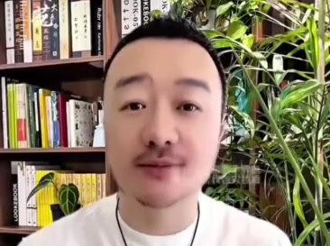 《大花轿》太阳出来我爬山坡,爬到了山顶跟哥哥一起唱歌🎤🎤🎤#张艺兴#染色体家族演唱会 #舞台 #染色体跨年演唱会#所有人来看张艺兴这19秒,还有其他几个不同的话题