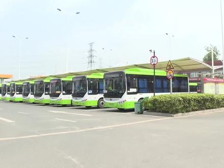 泗阳:40辆崭新新能源公交车整装待发 为高考学子保驾护航