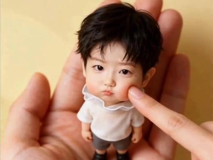 小手办制作教程来了 小手办制作教程一键生成ai手办特效 小手办特效 珍珠小子ai玩法 ai玩偶手办 虞书欣q版模型 ai我的可爱一面 小手办ai#剪映#ai小手办 小手办制作教程来了 小手办制作教程一键生成ai手办特效 小手办特效 珍珠小子ai玩法 ai玩偶手办 虞书欣q版模型 ai我的可爱一面 小手办ai q版小人捏脸教程#捏脸 珍珠小子 宋亚轩可爱 萧河 可爱小孩子ai 缩小版的自己ai 缩小版可爱玩偶 缩小版捏捏玩具 云旗玩偶摆件 云旗人偶 嘟嘟嘴特效教程 大嘴特效在哪里可以找到