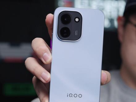 iQOO Z11性能续航实测 提前上手这台搭 166Hz 屏幕和9020mAh电池的iQOO Z11,一起看看它的综合体验怎么样#iqoo #iqooz11 #iqoo手机 #数码测评