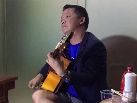 年轻时扛过枪卖过唱通过下水道开过挖掘机,五条此刻很想念他的战友#只要你过得比我好@钟镇涛