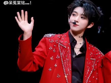 站姐出图这一块/.#陈浚铭 #演出 #峻少标签@锁骨有痣、