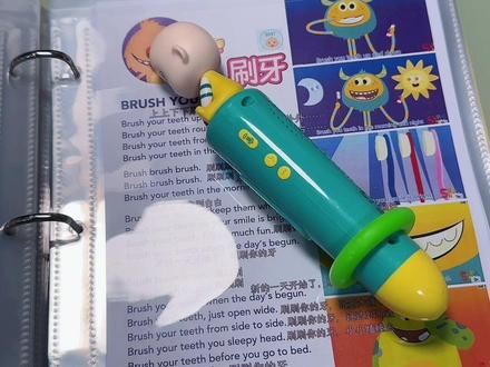今天是寄笔客户 全权委托两支笔🖊️
充分利用点读资源 别让家里的点读笔再闲置啦❤️
#点读笔 #SSS英文儿歌 #英语启蒙#字母歌#绘本