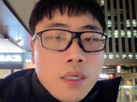 肩部具备基本的推力之后再考虑先飞还是先推,自然就按照自然博主的练法去练,脚踏实地渐进超负荷,健身房最公平了,一份付出一分收获。#自然健美#自然健身#科学训练 #内容太过真实