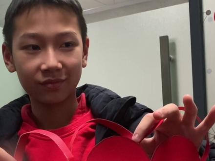 用细纸条剪出超大爱心,你们学会了吗#科学实验