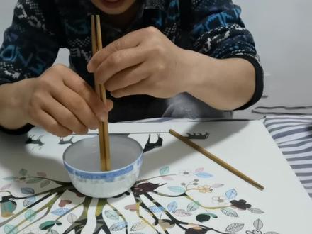 民间驱邪秘术“立筷子”真有那么玄吗?看完视频你就知道了
