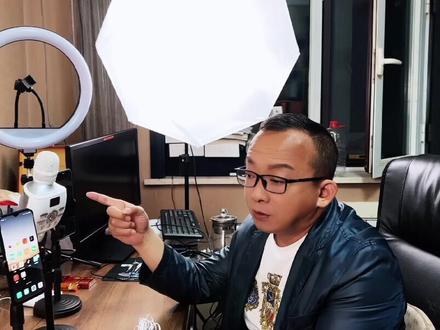 全民K歌使用声卡设备如何关闭耳机返听,为啥要关闭全民K歌的耳机返听呢?有兴趣的朋友可以多看几遍#魅鸟智屏音响麦 #抖音好物推荐