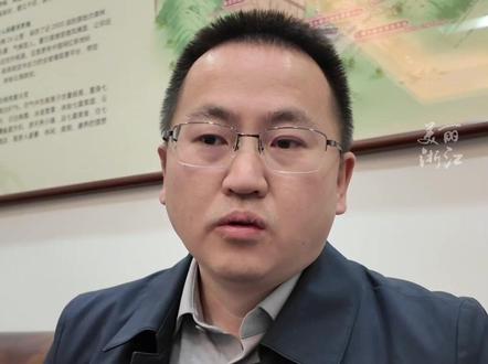 #七星山荒野求生第三届10万人报名 靠报名费赚钱?总经理田健兵辟谣:只对参赛选手收取少量费用。会给选手提供专业培训、住宿餐饮以及服装,费用远超报名费。(记者:魏婧媛)#张家界七星山荒野求生