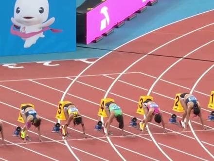 全运会女子100米栏决赛,刘景扬12秒81创造PB获得金牌,吴艳妮赛季最佳12秒85获得亚军,林雨薇获得铜牌!#刘景扬100米栏金牌 #吴艳妮全运会银牌